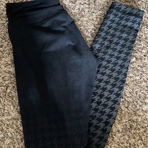 Lululemon leggings size 4